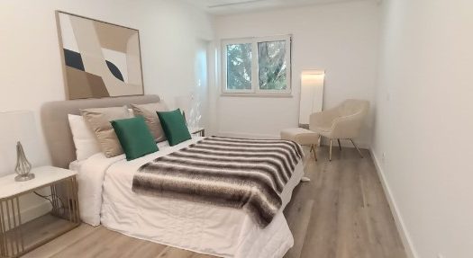 Apartamento T3 Renovado em Benfica, Lisboa | Open Space 35 m² | 2 Elevadores