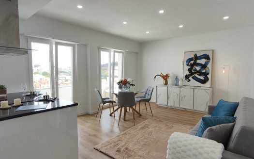 Apartamento T3 Remodelado e Mobilado em Benfica, Lisboa | Open Space 43 m² | 2 Elevadores