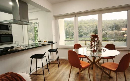 Apartamento T3 Remodelado e Mobilado em Benfica, Lisboa | Open Space com Varanda | Investimento