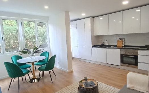 Apartamento T3 Remodelado e Mobilado em Benfica, Lisboa | Open Space 43 m² | 2 Elevadores
