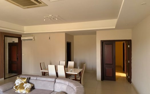 Vivenda V4 em Benfica, Luanda | 3 Suítes | Quintal Amplo na Zona Verde