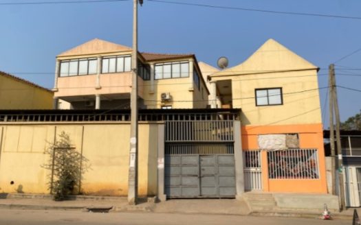 Vivenda V12 para Arrendamento em Talatona, Luanda | Duas Casas | Ideal para Empresas ou Residência