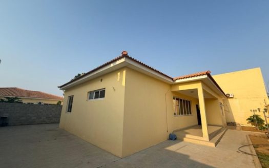 Moradia T4 em Benfica, Luanda | Zona Verde | Quintal Amplo | Excelente Oportunidade