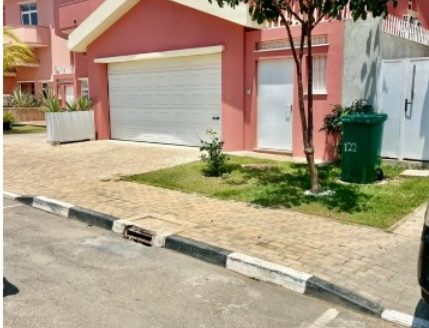 Vivenda V4+ em Condomínio Ocean Ville, Talatona | Piscina Privada | Investimento com Rentabilidade