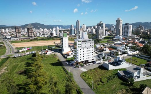 Apartamento T4 com 181 m² em Tubarão, Santa Catarina | 3 Garagens | Empreendimento de Luxo