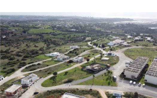 Lote de Terreno Urbano com 480 m² em Portimão | Urbanização Pontalgar | Potencial para Moradia com Piscina