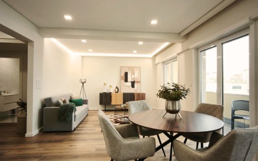 Apartamento T3 Remodelado em Benfica | Varanda | 3 WCs | Acabamentos Modernos